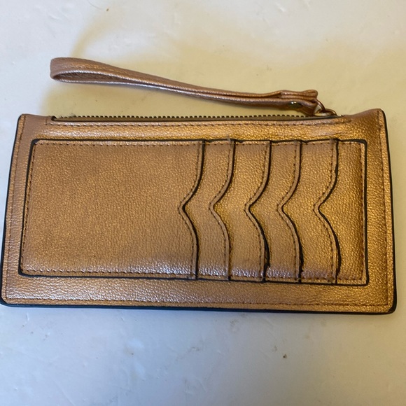 GUC. XOXO bronze, metallic wallet/wristlet. - Picture 2 of 12